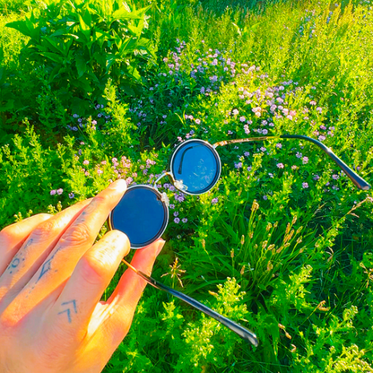 Black Lens
