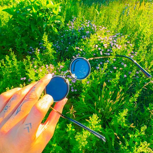 Black Lens